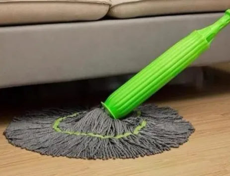 Self-twisting Water Rotating Mop